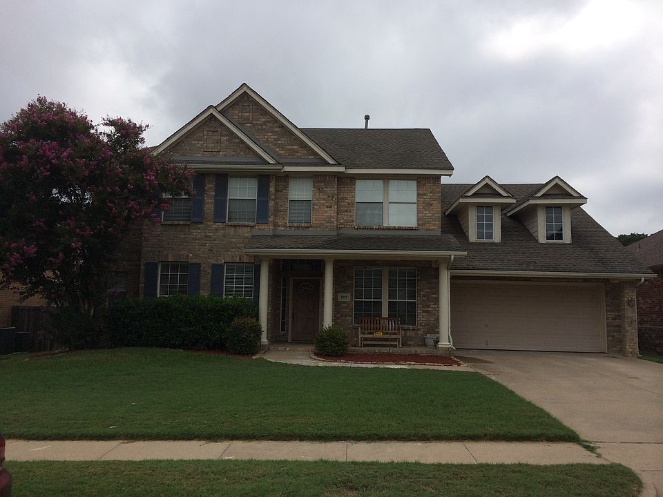 1st image of 2957 Lakeview Cir
