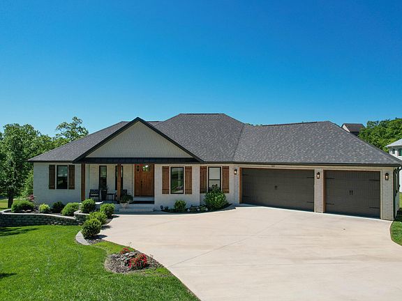 2nd image of 137 Winged Foot Drive