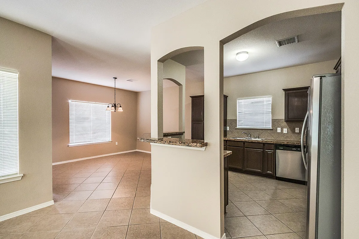 Home For Rent - Beautiful 4 Bedroom Home in Horizon w/ Refrigerated Air! — Photo 4