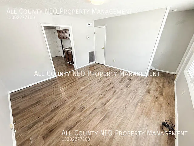 9584 Greenmeadow Rd — Photo 3