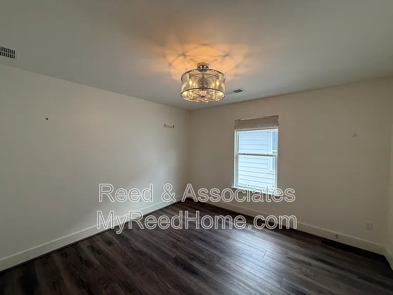 1080 Blythe St — Photo 11