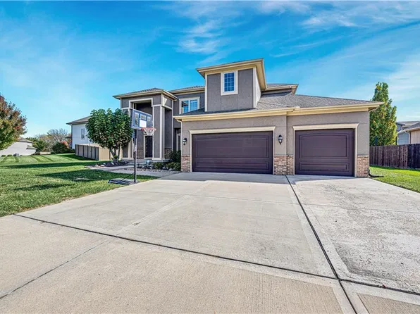 8804 SE 1st St, Blue Springs, MO 64064