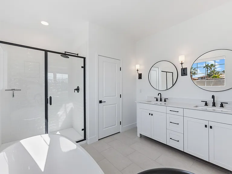 Master Suite Bathroom