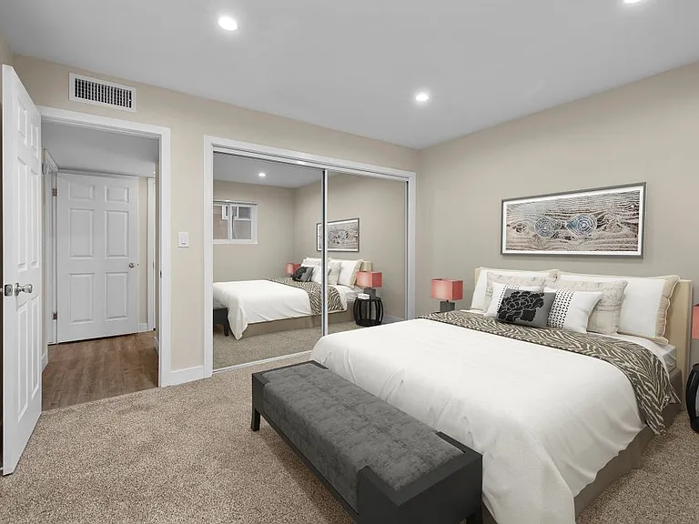 Lombardi Apartments — Photo 31