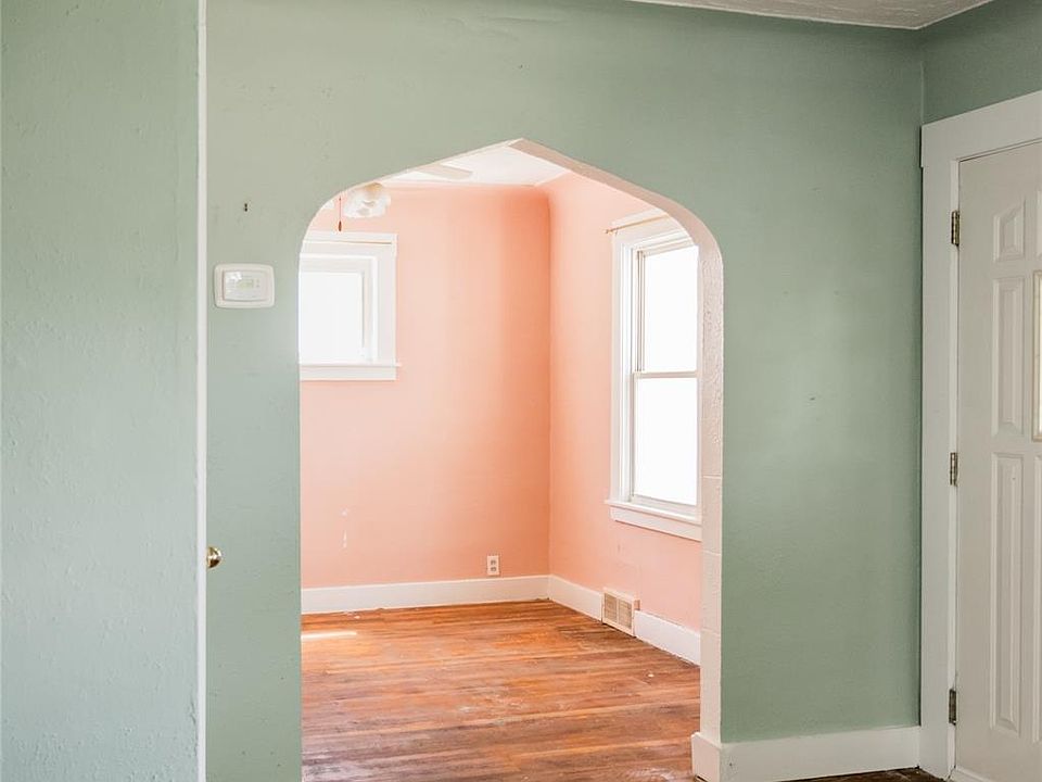 23122 Reynolds Ave, photo 12