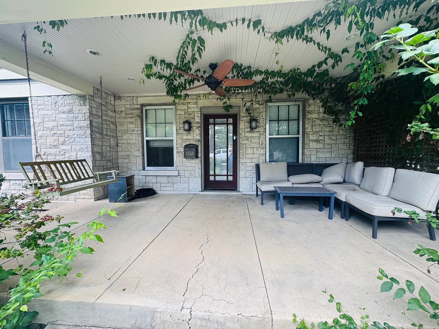 2 bed, 1.5 bath, 1800 sqft, $2,925 — Photo 3