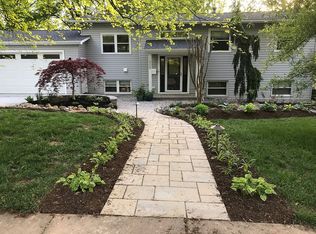 1009 Charlton Pl, Herndon, VA 20170