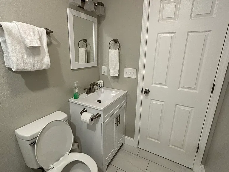 302 Grace Ave #304 — Photo 4