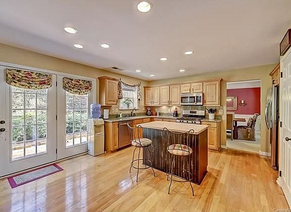 5th image of 13704 Cathedral Way