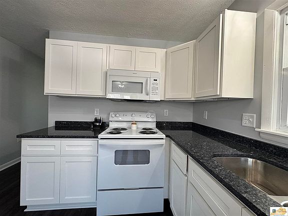 4th image of 2925 N Turnpike Rd #L