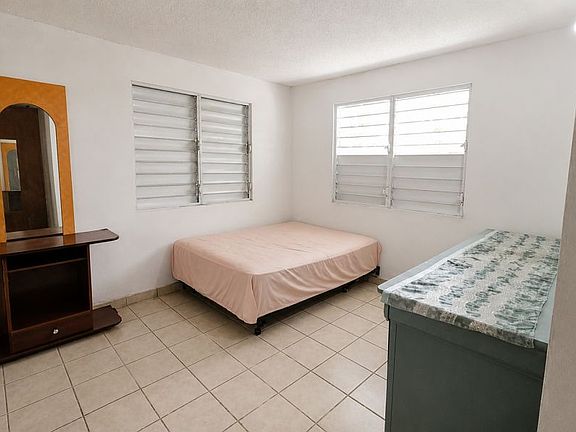 4th image of Colinas De Hatillo Calle Opal #I-16