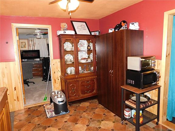 4th image of 7759 Barbara Ln