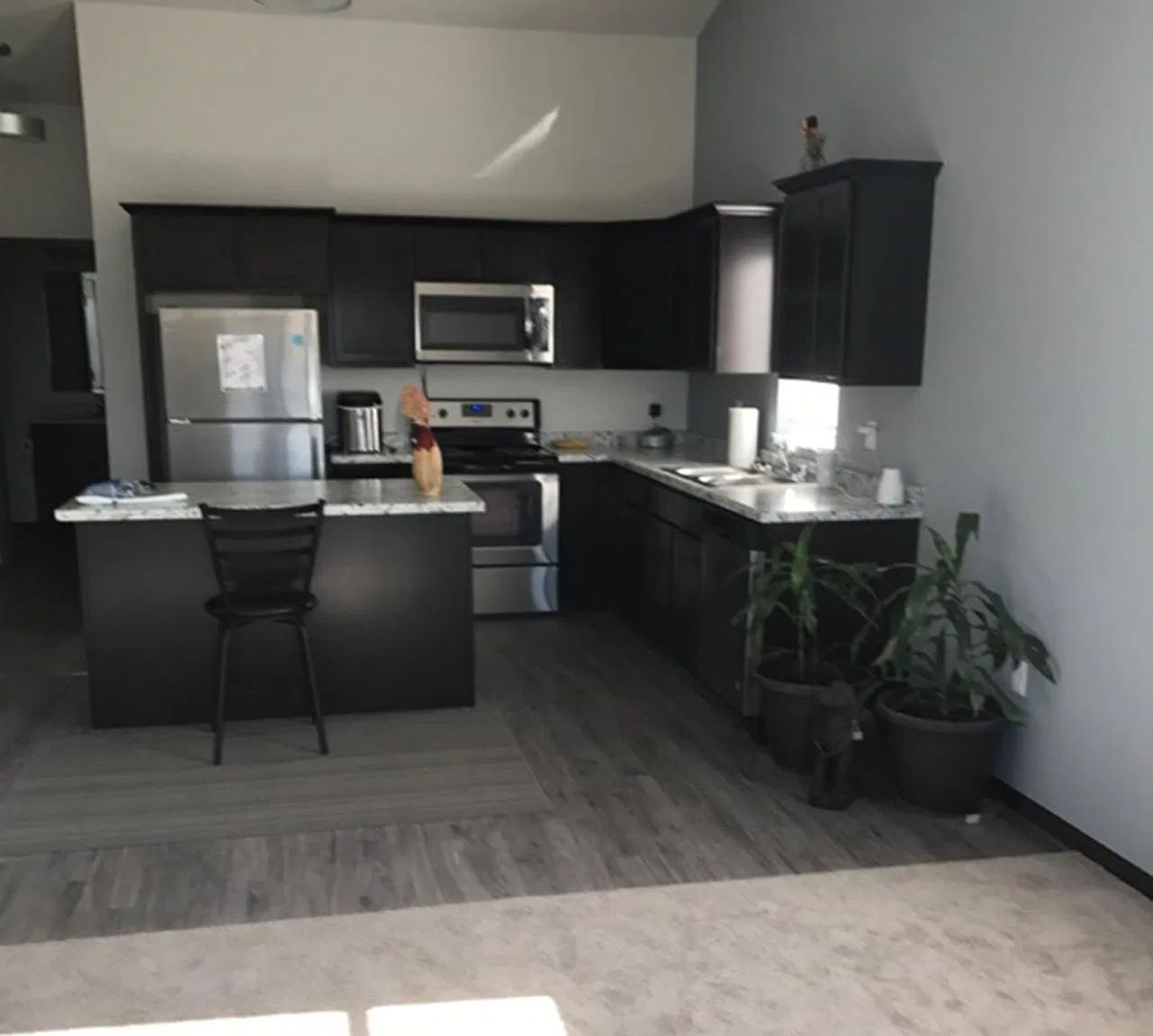 3 bed, 1283 sqft, $1,645 — Photo 1