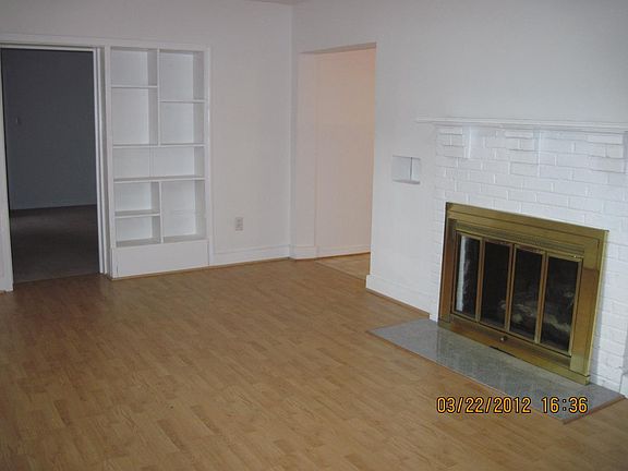 4th image of 3300 Greenwood Ct