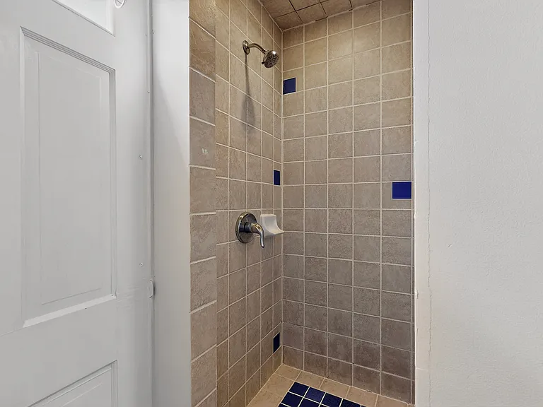 409 Dewitt St — Photo 13