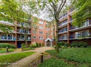 6755 N Milwaukee Ave APT 301, Niles, IL 60714