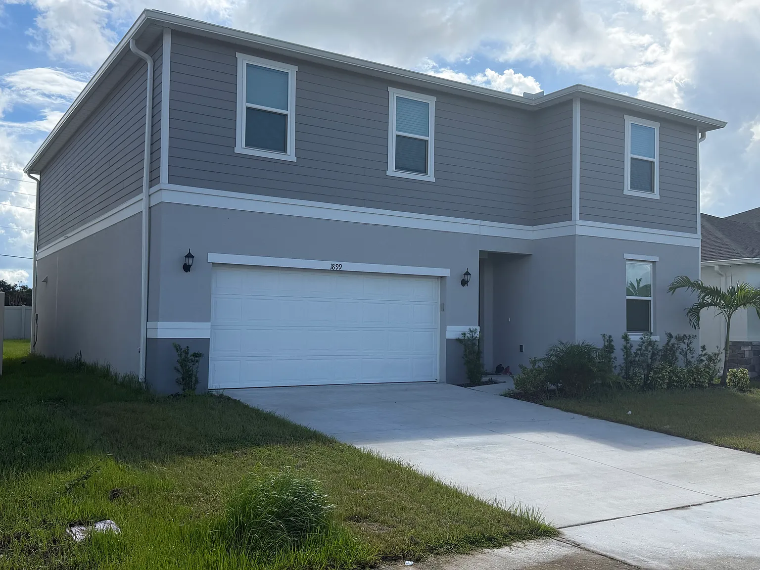 5 bed, 3014 sqft, $3,300 — Photo 2