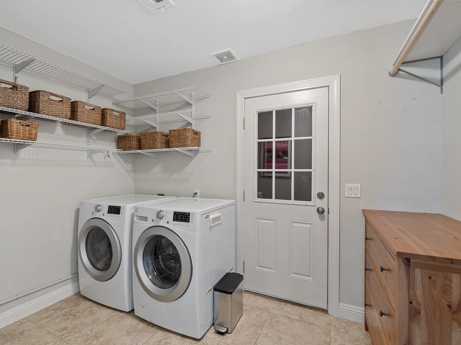 7936 E Moreland St — Photo 3