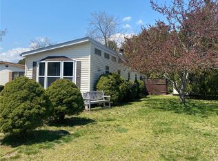 28 Lear Dr, Coventry, RI 02816