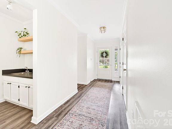 4th image of 11021 Fox Mill Ln