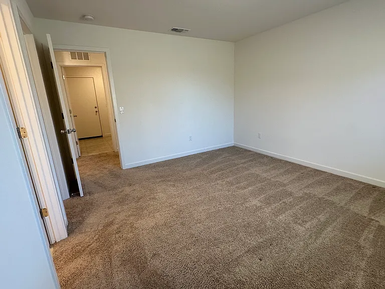 395 Yandris Ct — Photo 10
