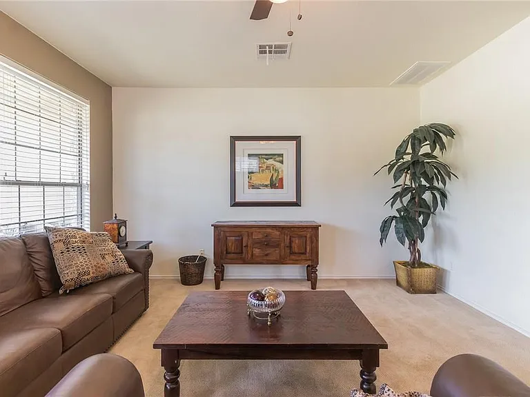 9201 Brodie Ln #902 — Photo 11