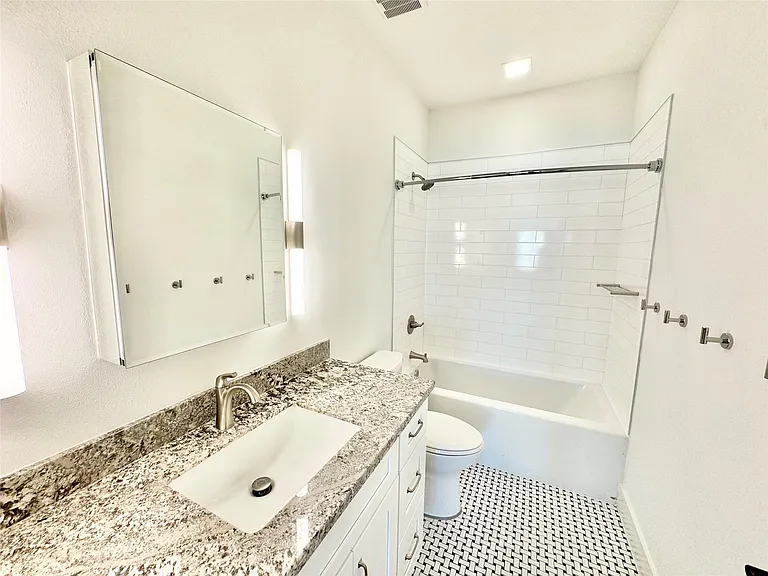 2102 Mechanic St #304 — Photo 7
