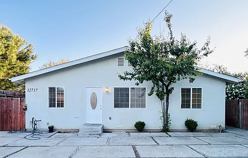 12717 Bradley Ave Photo 1