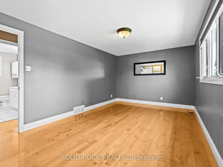 1631 Charbonneau St — Photo 30