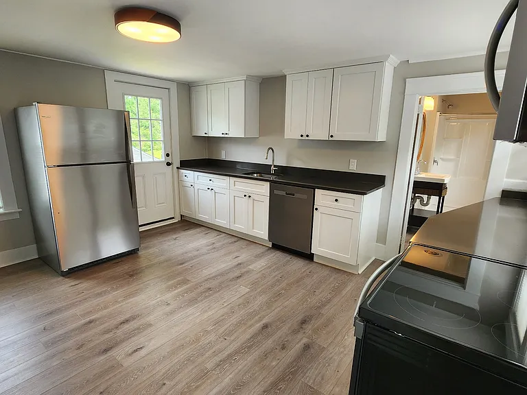 20 Nelson St #2 — Photo 1