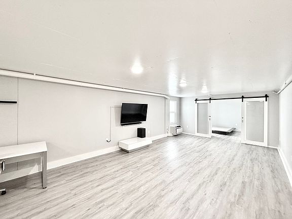 2nd image of 803 Waimanu St #316