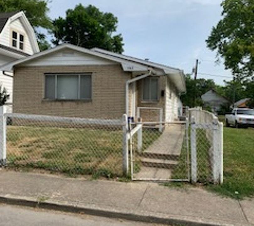 1st image of 1362 W Pruitt St