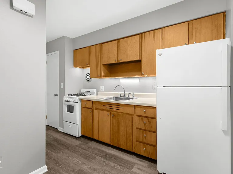 Welcome Home to 300 N Brockway Court — Photo 11