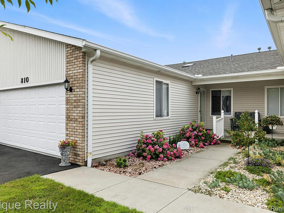 1st image of 810 Crystal Ln