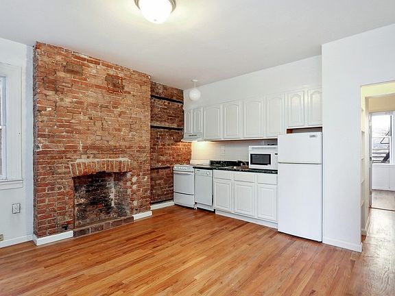 4th image of 36 Bedford St APT 3