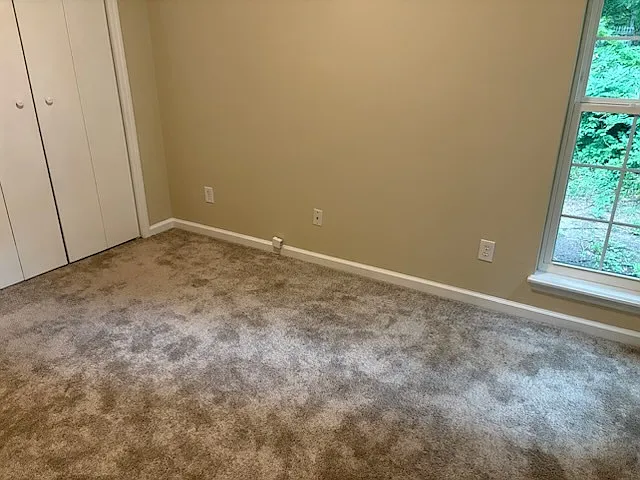 16 Pipers Glen Ct — Photo 13