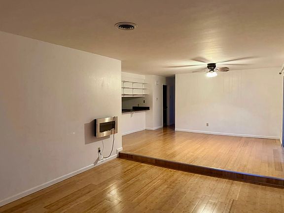3rd image of 624 Acacia Way