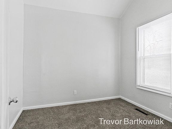 3rd image of 1560 Beidler St