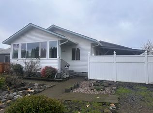 1034 Elm St, Junction City, OR