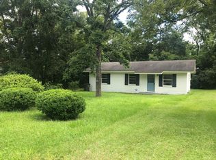 308 Hollingsworth St NE, Pelham, GA 31779