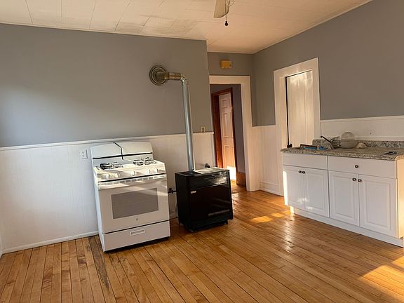 3rd image of 5 Dartmouth St APT 1