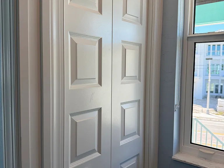 111 Madison Ct — Photo 10