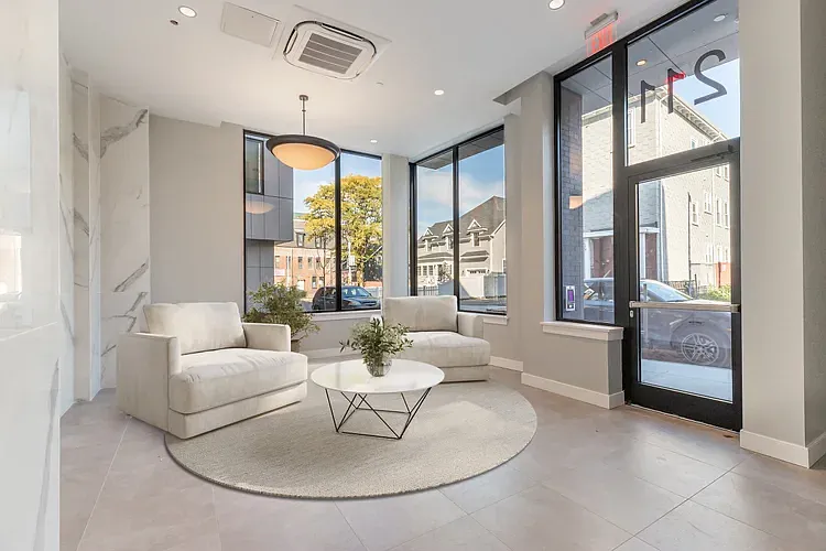 211 Green Street — Photo 14