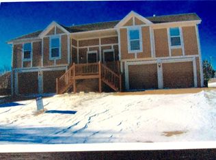 901 E Wildcat Run St, Gardner, KS 66030