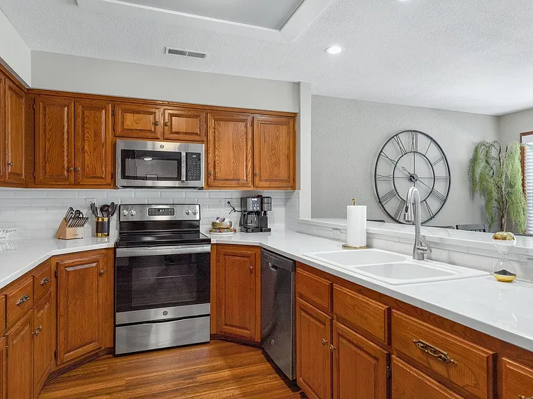 6 Connie Ln — Photo 8