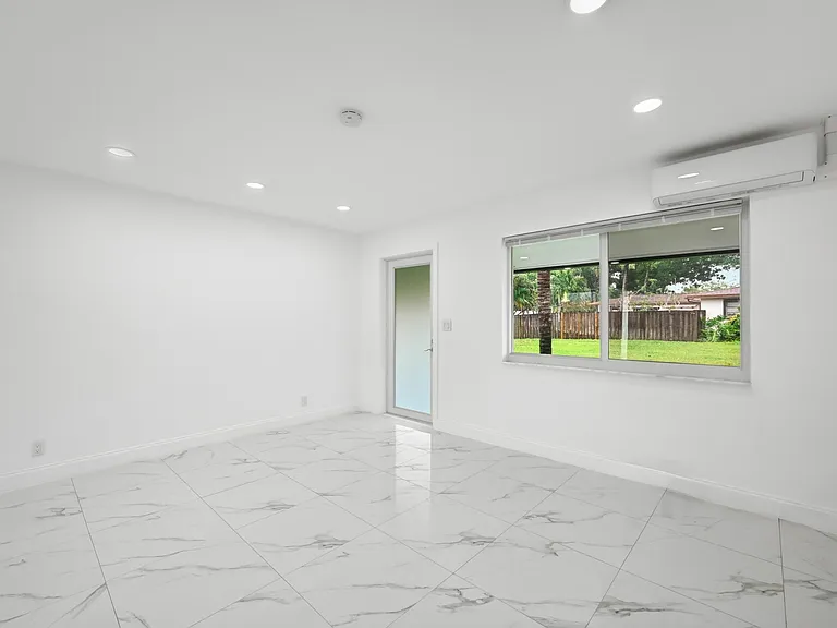 2308 NW 3rd Ave #2 — Photo 5