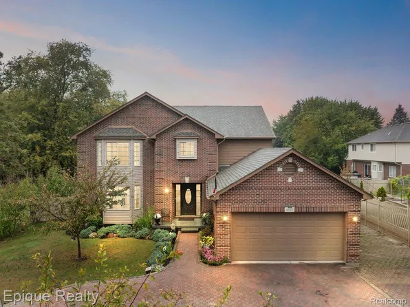 4527 Rochester Rd, Troy, MI 48085