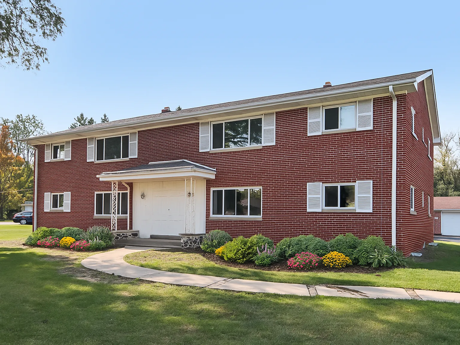 15355 Marilyn Drive — Photo 1