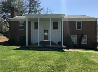 211 Dogwood Ln, Johnson City, TN 37604