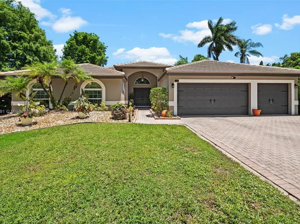 6422 NW 43rd St, Coral Springs, FL 33067